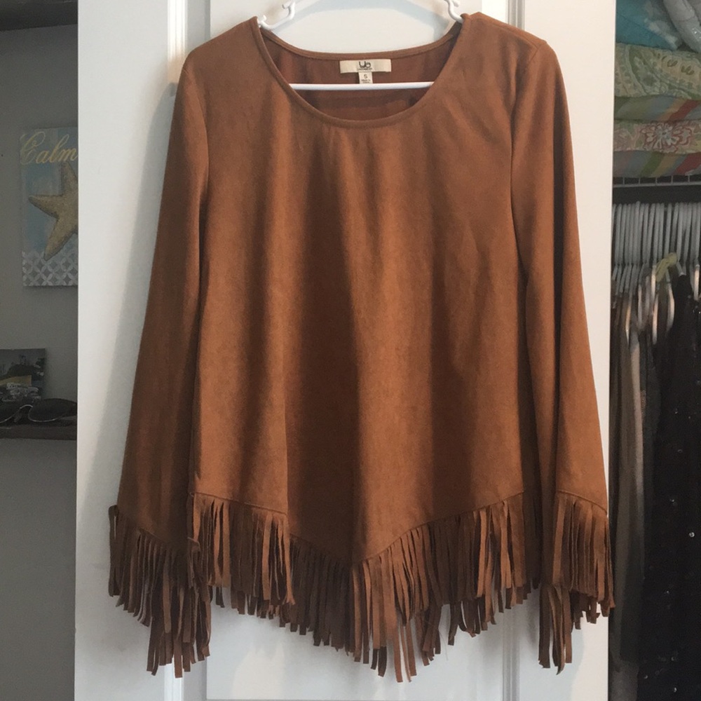 Long sleeve fringe top
